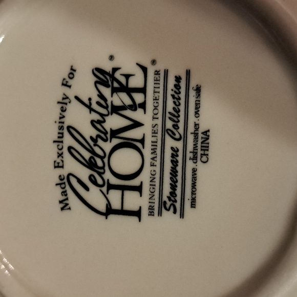 2 Celebrating HOME stoneware collection fruit bowls - Picture 7 of 11